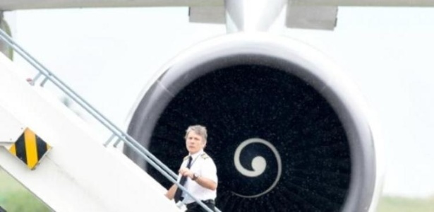 iron maiden bruce pilota voo companhia africana